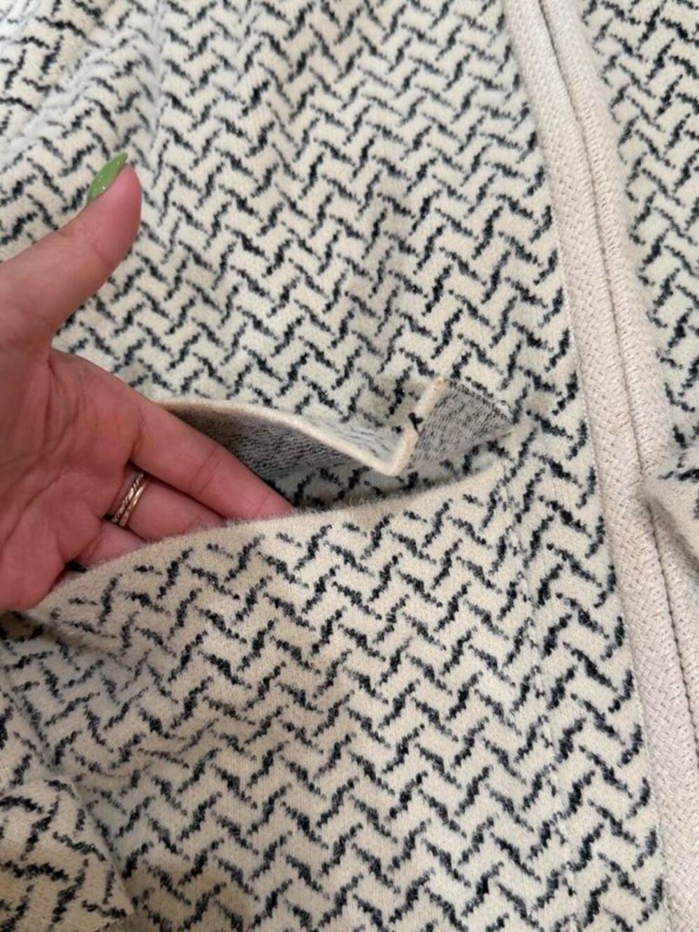 Women's jacket - Picture 2 of 3